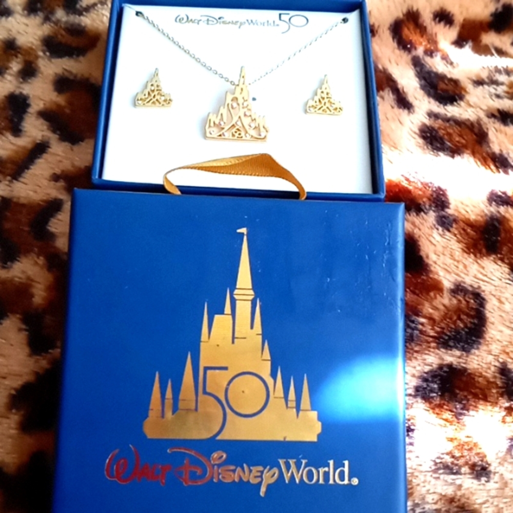 WALT DISNEY WORLD 50th ANNIVERSARY NECKLACE AND EARRING'S SET - Picture 4 of 9